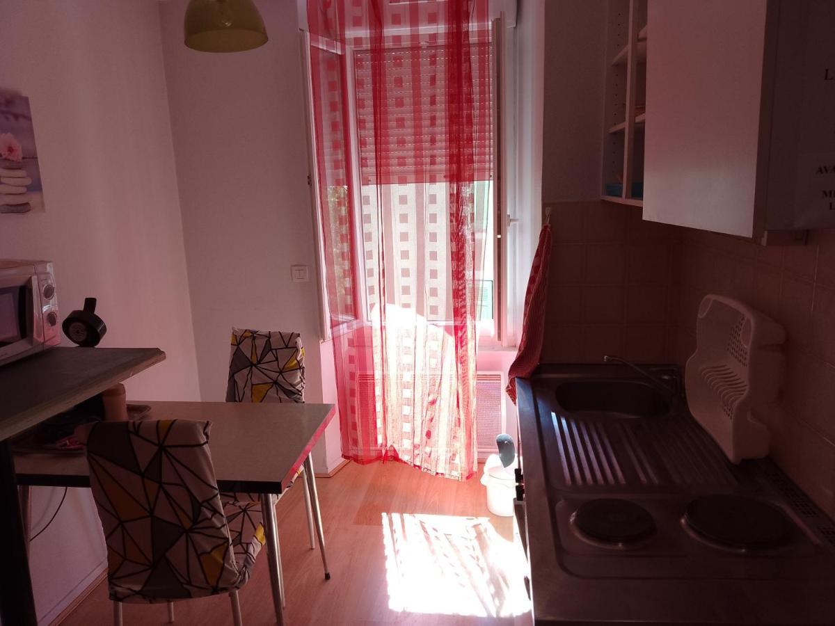 Hotel Le Moderne - Location D'appartements A La Nuitee