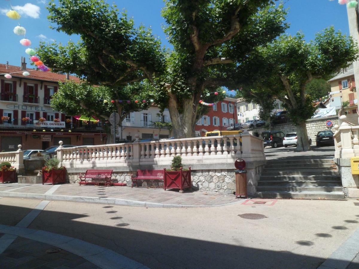 Hotel Le Moderne - Location D'appartements A La Nuitee 3*