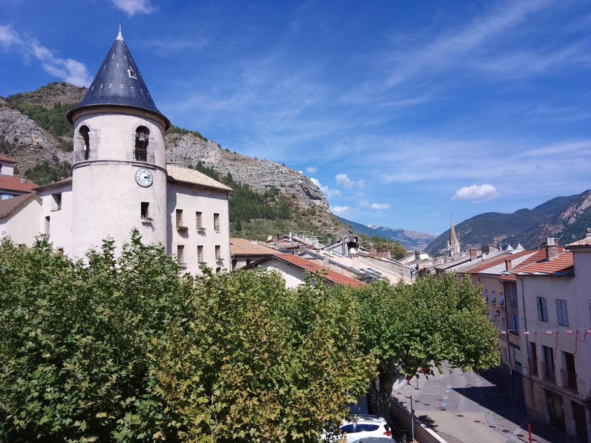 Le Moderne - Location D'appartements A La Nuitee 3*